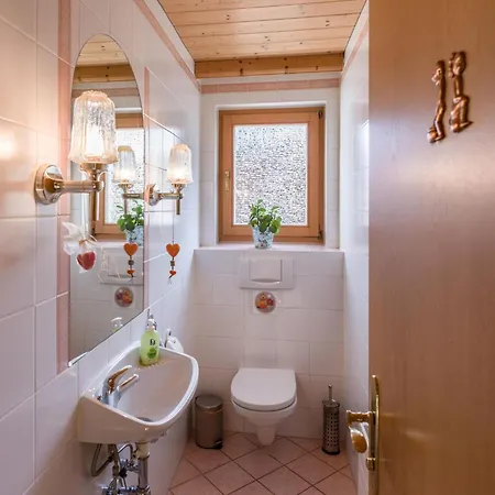 アパート Bei Hanni